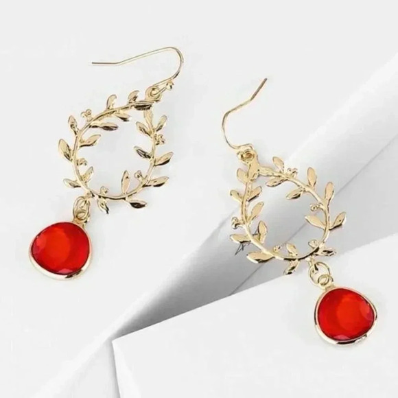 Gold Laurel Wreath Red Crystal Elegant Earrings - Picture 1 of 5
